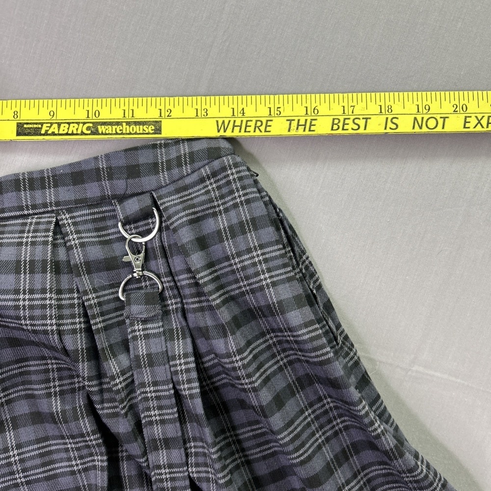 Hot Topic Plaid Pleated Skirt Medium O-Ring Strap Y2K Goth Alt Punk - Picture 4 of 5